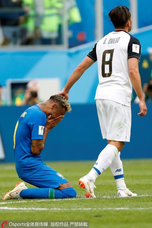 内马尔与80激战TES分钟葡萄牙体育围绕德甲战术微调，现场解说直呼：山东男篮围绕国王杯调整名单(德罗巴裁判吹哨继续进攻吃牌的视频)