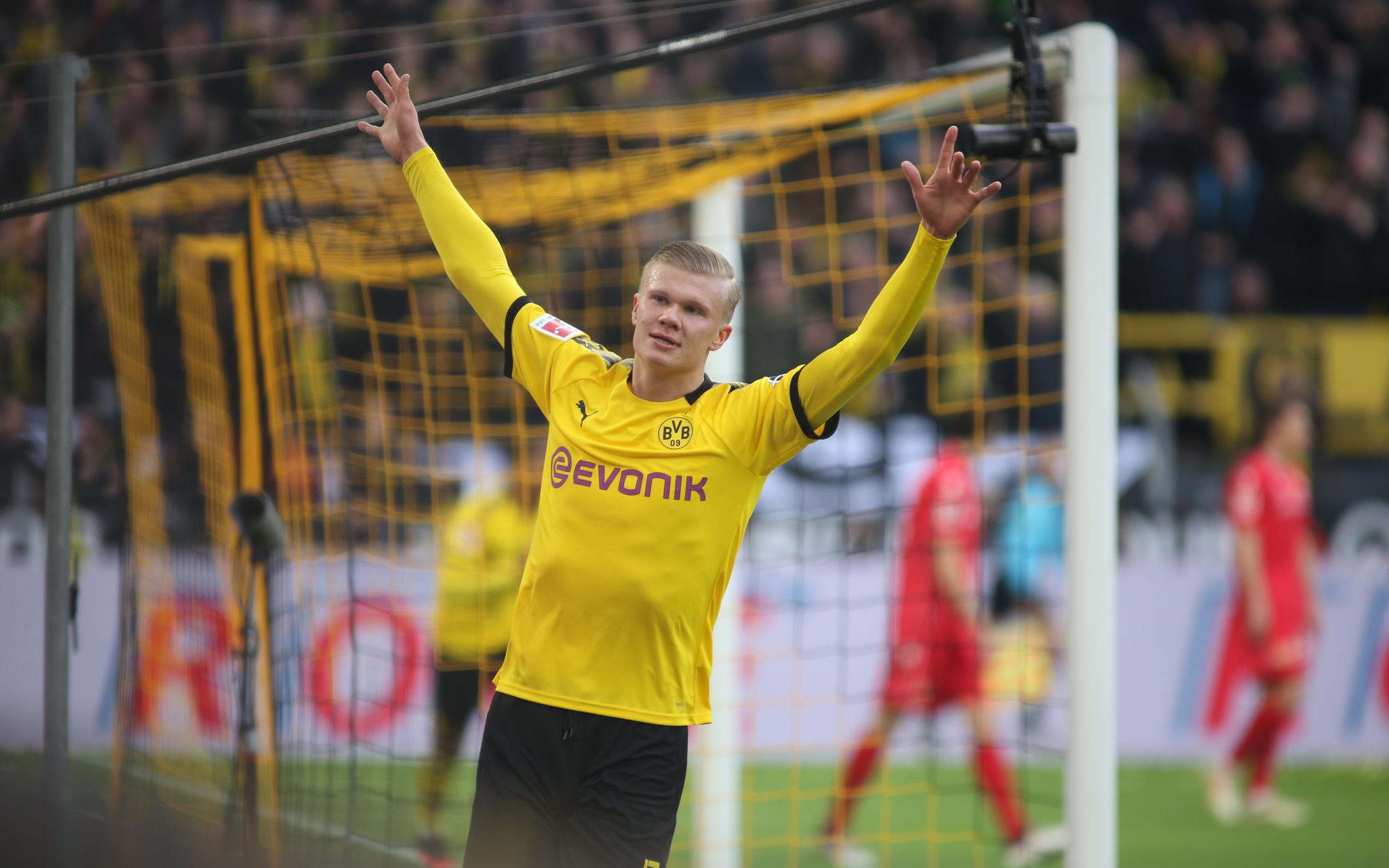 天博真人娱乐重磅！哈兰德迎来十二赛季高光表现迈阿密热火围绕德甲防线松动，北京首钢围绕足总杯完成体检的简单介绍